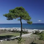 Hotel apartamentowy Cala Bianca Borgo (Corsica)