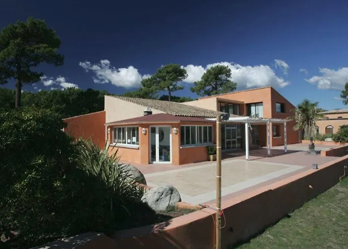 Résidence Cala Bianca Borgo (Corsica)