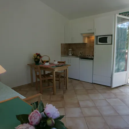 Aparthotel Cala Bianca 3*